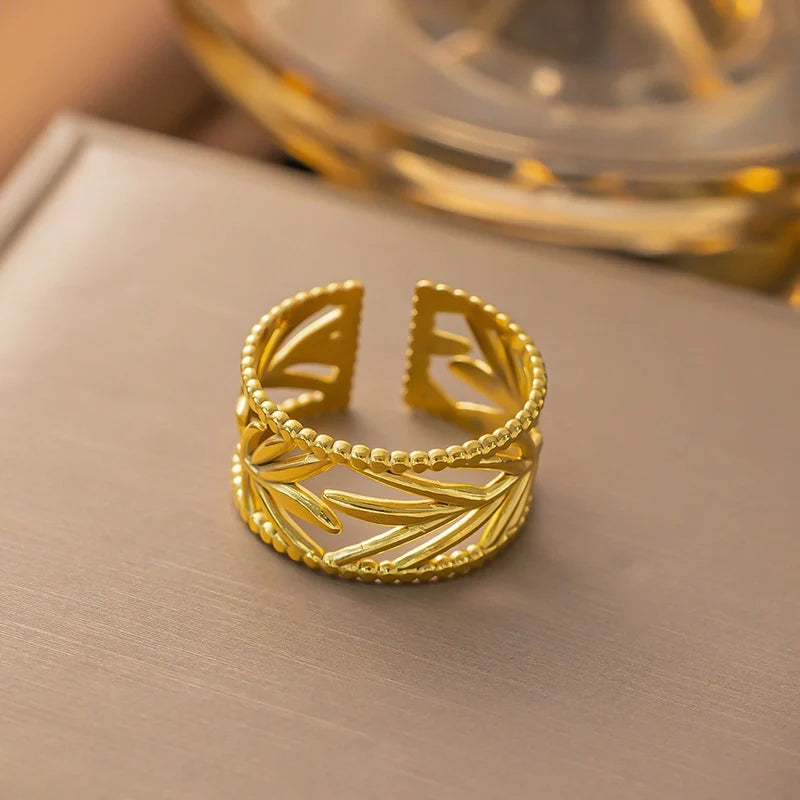 Sweet Bow Ring